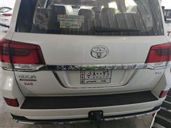 تۆیۆتا لاند کروزەر
